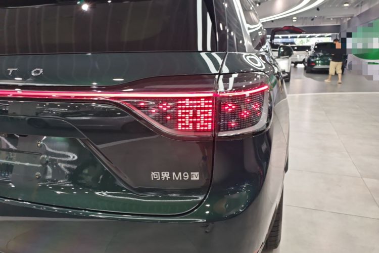 Used Hima AITO M9 2025 Pure Electric Ultra Version 100 kWh 6-Seater Model Right Rear Taillight
