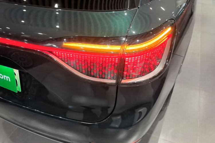 Used Hima AITO M9 2025 Pure Electric Ultra Version 100 kWh 6-Seater Model Right Rear Taillight