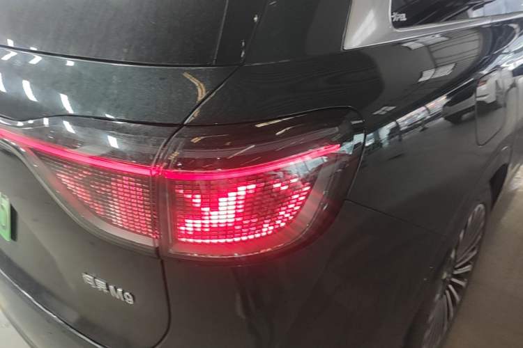Used Hima AITO M9 2025 Extended-Range Ultra Version 52 kWh 6-Seater Right Rear Taillight