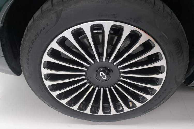 Used Hima AITO M9 2025 Pure Electric Ultra Version 100 kWh 6-Seater Model Right Rear Wheel Hub