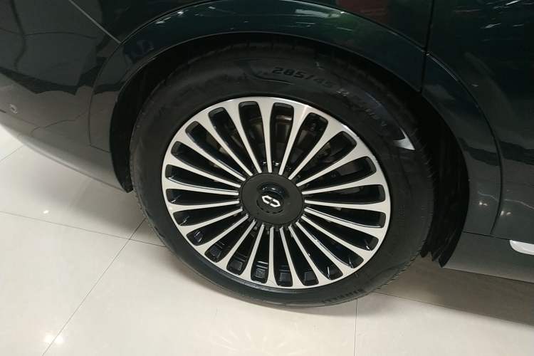 Used Hima AITO M9 2025 Extended-Range Max Version 52 kWh 6-Seater Edition Right Rear Wheel Hub