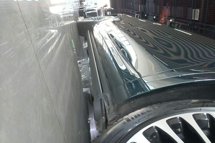 Used Hima AITO M9 2025 Extended-Range Ultra Version 52 kWh 6-Seater Right Side Sill