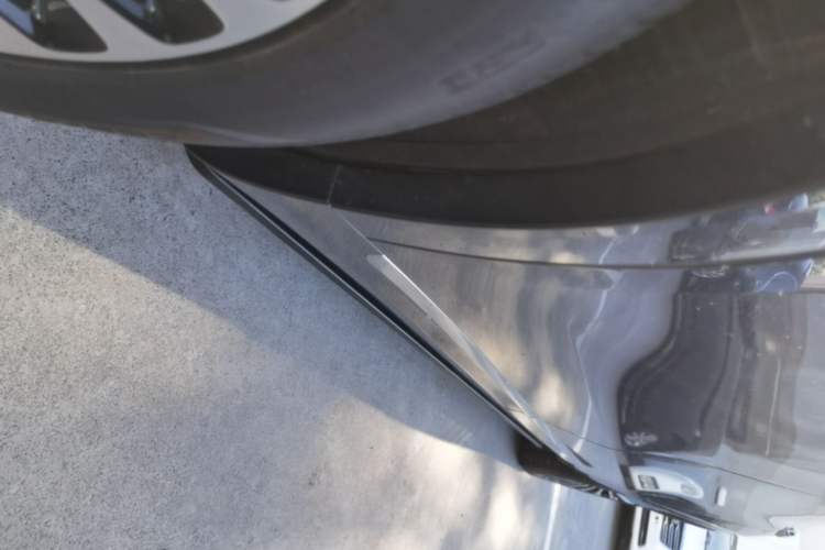 Used Hima AITO M9 2025 Extended-Range Ultra Version 52 kWh 5-Seater Edition Right Side Sill