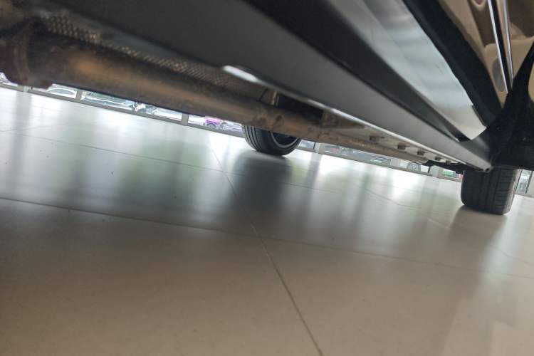 Used Hima AITO M9 2025 Extended-Range Ultra Version 52 kWh 6-Seater Right Side Sill