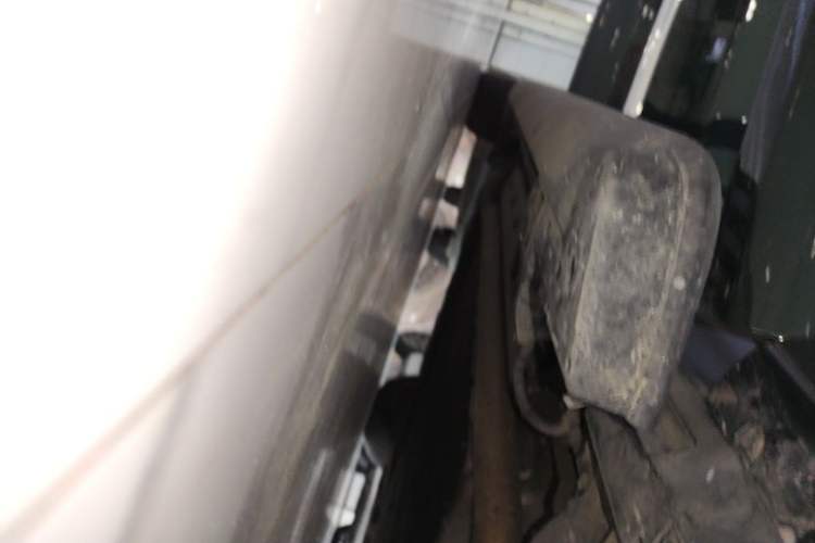 Used Hima AITO M9 2025 Extended-Range Ultra Version 52 kWh 6-Seater Right Side Sill