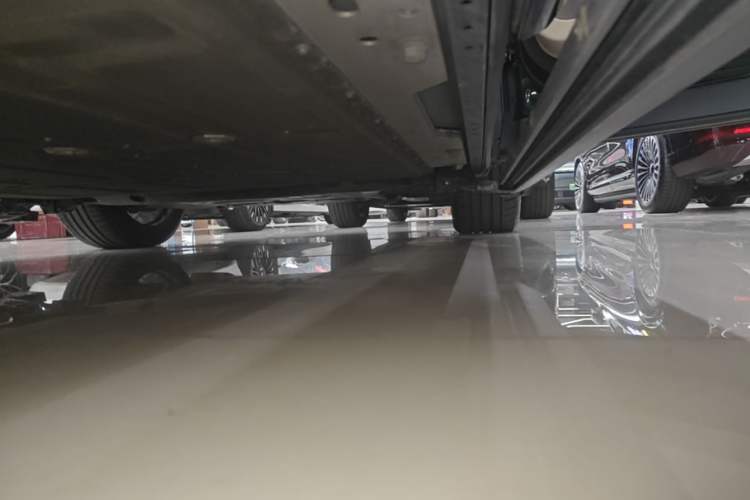 Used Hima AITO M9 2025 Pure Electric Ultra Version 100 kWh 6-Seater Model Right Side Sill
