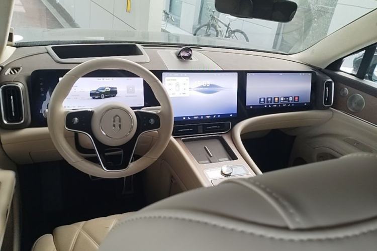 Used Hima AITO M9 2025 Pure Electric Ultra Version 100 kWh 6-Seater Model Steering Wheel
