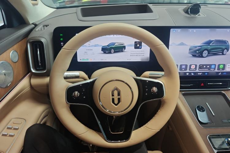 Used Hima AITO M9 2025 Extended-Range Ultra Version 52 kWh 6-Seater Steering Wheel