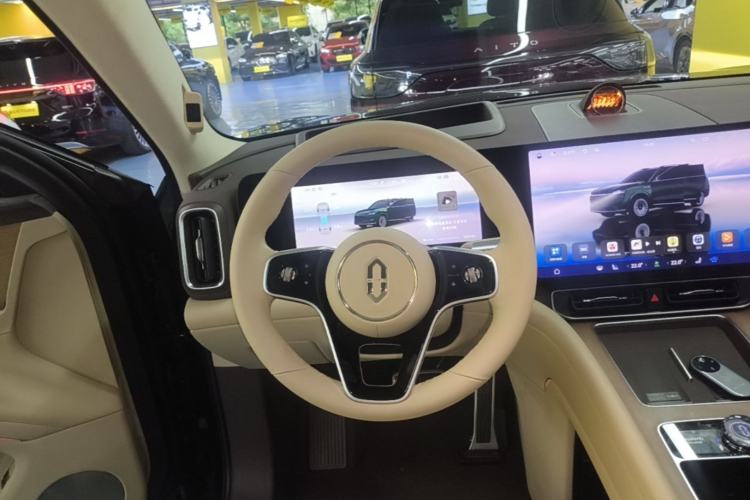 Used Hima AITO M9 2025 Pure Electric Ultra Version 100 kWh 6-Seater Model Steering Wheel