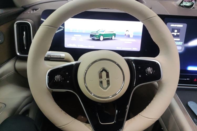 Used Hima AITO M9 2025 Extended-Range Ultra Version 52 kWh 6-Seater Steering Wheel