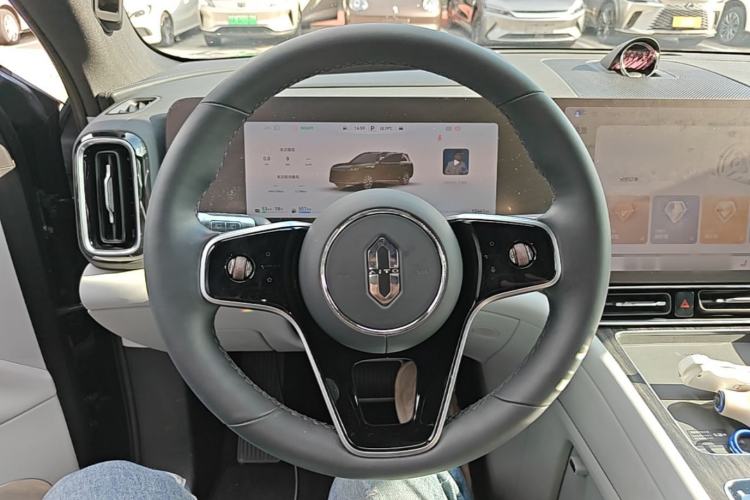 Used Hima AITO M9 2025 Extended-Range Max Version 52 kWh 6-Seater Edition Steering Wheel