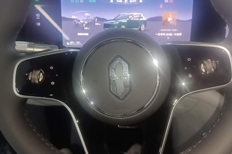 Used Hima AITO M9 2025 Model Range-Extended Max Edition 52kWh 6-seater (896-line LiDAR) Steering Wheel