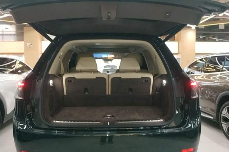 Used Hima AITO M9 2025 Pure Electric Ultra Version 100 kWh 6-Seater Model Trunk