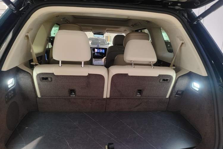 Used Hima AITO M9 2025 Extended-Range Ultra Version 52 kWh 6-Seater Trunk
