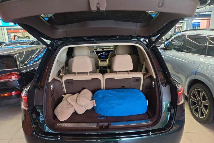 Used Hima AITO M9 2025 Pure Electric Ultra Version 100 kWh 6-Seater Model Trunk