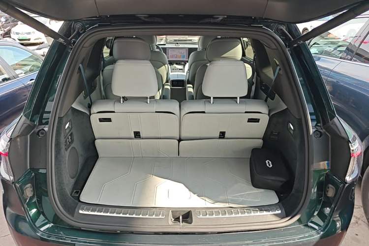 Used Hima AITO M9 2025 Extended-Range Max Version 52 kWh 6-Seater Edition Trunk