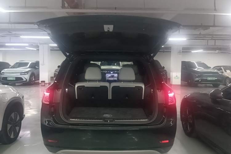Used Hima AITO M9 2025 Model Range-Extended Max Edition 52kWh 6-seater (896-line LiDAR) Trunk