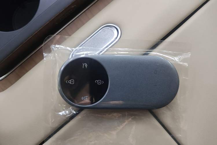 Used Hima AITO M9 2025 Pure Electric Ultra Version 100 kWh 6-Seater Model Vehicle Key