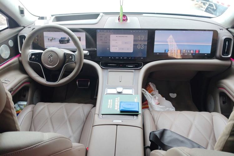 Used Hima AITO M9 2025 Extended-Range Ultra Version 52 kWh 5-Seater Edition Center Console