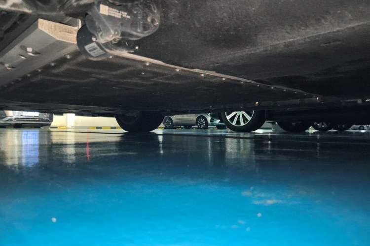 Used Hima AITO M9 2025 Extended-Range Ultra Version 52 kWh 6-Seater Chassis Rear Left