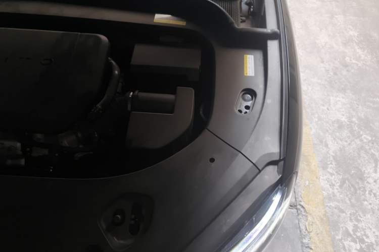 Used Hima AITO M9 2025 Extended-Range Ultra Version 52 kWh 6-Seater Engine Bay Left