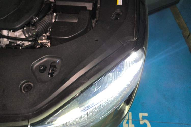 Used Hima AITO M9 2025 Extended-Range Ultra Version 52 kWh 6-Seater Engine Bay Left