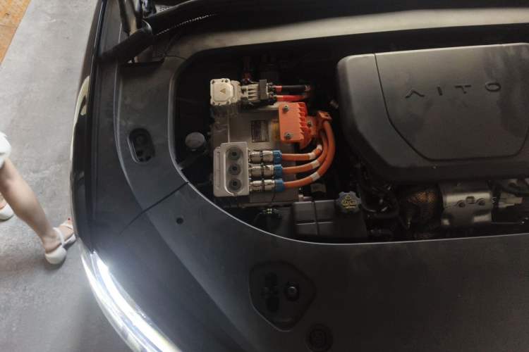 Used Hima AITO M9 2025 Extended-Range Ultra Version 52 kWh 6-Seater Engine Bay Right