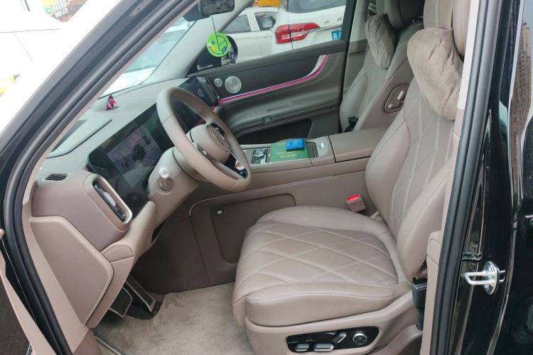 Used Hima AITO M9 2025 Extended-Range Ultra Version 52 kWh 5-Seater Edition Left Front Seat