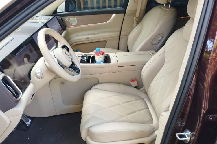 Used Hima AITO M9 2025 Extended-Range Ultra Version 52 kWh 6-Seater Left Front Seat