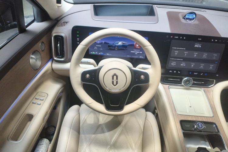 Used Hima AITO M9 2025 Extended-Range Ultra Version 52 kWh 6-Seater Steering Wheel