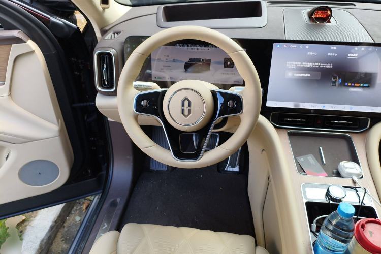Used Hima AITO M9 2025 Extended-Range Ultra Version 52 kWh 6-Seater Steering Wheel