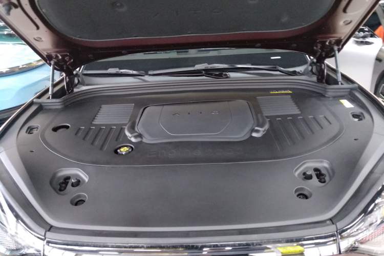 Used Hima AITO M9 2025 Extended-Range Ultra Version 52 kWh 6-Seater Engine Bay