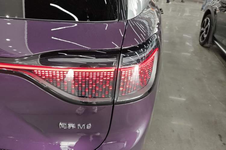 Used Hima AITO M9 2025 Extended-Range Ultra Version 52 kWh 5-Seater Edition Exterior 2