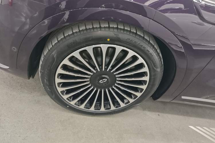 Used Hima AITO M9 2025 Extended-Range Ultra Version 52 kWh 5-Seater Edition Exterior 3