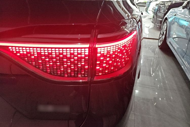 Used Hima AITO M9 2025 Extended-Range Ultra Version 52 kWh 5-Seater Edition Exterior 3