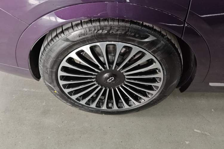 Used Hima AITO M9 2025 Extended-Range Ultra Version 52 kWh 5-Seater Edition Exterior 4