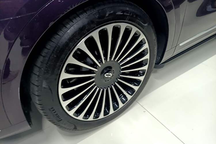 Used Hima AITO M9 2025 Extended-Range Ultra Version 52 kWh 5-Seater Edition Exterior 4