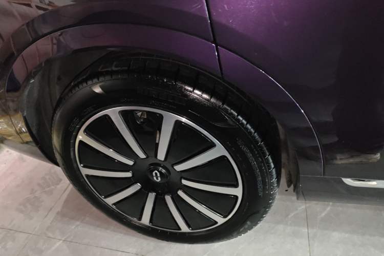 Used Hima AITO M9 2025 Extended-Range Ultra Version 52 kWh 5-Seater Edition Exterior 5