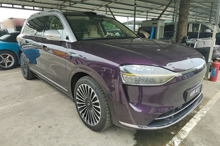 Used Hima AITO M9 2025 Extended-Range Ultra Version 52 kWh 6-Seater Front Right 45 Deg