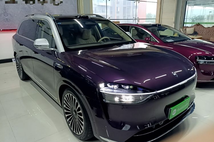 Used Hima AITO M9 2025 Extended-Range Ultra Version 52 kWh 5-Seater Edition Front Right 45 Deg