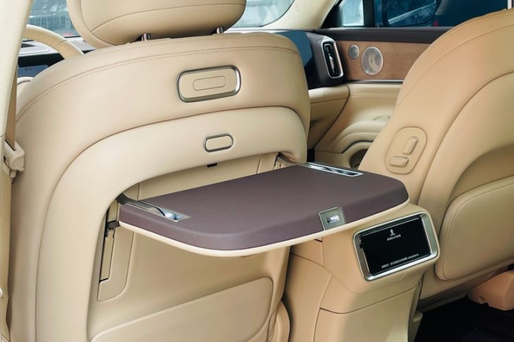 Used Hima AITO M9 2025 Extended-Range Ultra Version 52 kWh 5-Seater Edition Interior 6