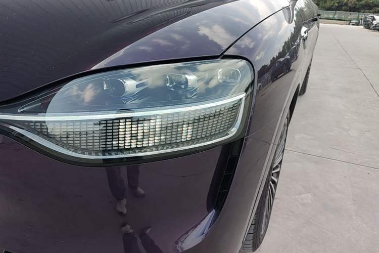 Used Hima AITO M9 2025 Extended-Range Ultra Version 52 kWh 6-Seater Left Front Headlight
