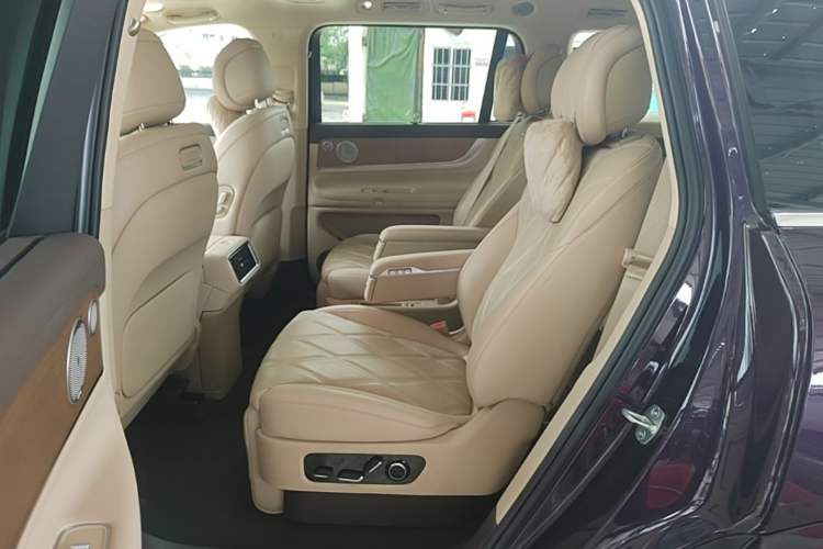 Used Hima AITO M9 2025 Extended-Range Ultra Version 52 kWh 6-Seater Left Rear Seat