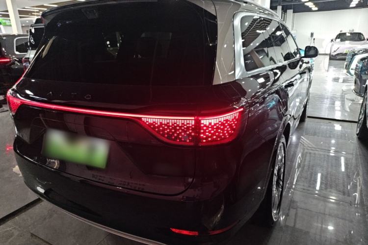 Used Hima AITO M9 2025 Extended-Range Ultra Version 52 kWh 5-Seater Edition Rear Right 45 Deg