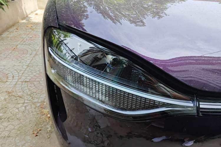 Used Hima AITO M9 2025 Extended-Range Ultra Version 52 kWh 6-Seater Right Front Headlight