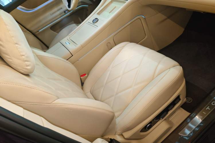 Used Hima AITO M9 2025 Extended-Range Ultra Version 52 kWh 5-Seater Edition Right Front Seat