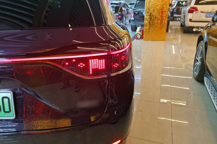 Used Hima AITO M9 2025 Extended-Range Ultra Version 52 kWh 5-Seater Edition Right Rear Taillight