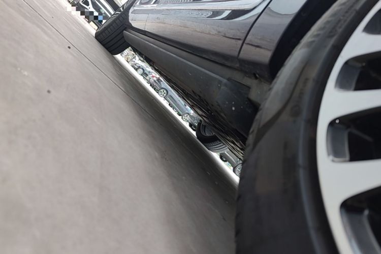 Used Hima AITO M9 2025 Extended-Range Ultra Version 52 kWh 6-Seater Right Side Sill