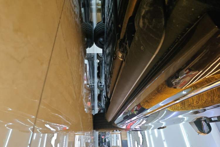 Used Hima AITO M9 2025 Extended-Range Ultra Version 52 kWh 5-Seater Edition Right Side Sill