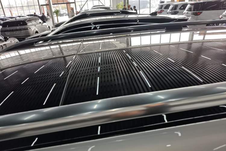 Used Hima AITO M9 2025 Extended-Range Ultra Version 52 kWh 5-Seater Edition Roof